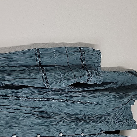 J. Jill embroidered pintucked tunic in blue spruce multi size medium - Picture 8 of 12